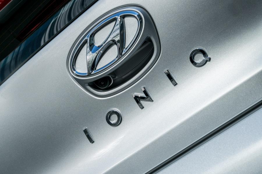 Логотип Hyundai IONIQ electric (AE) 2016 года  (NA) (фото 41 из 41)